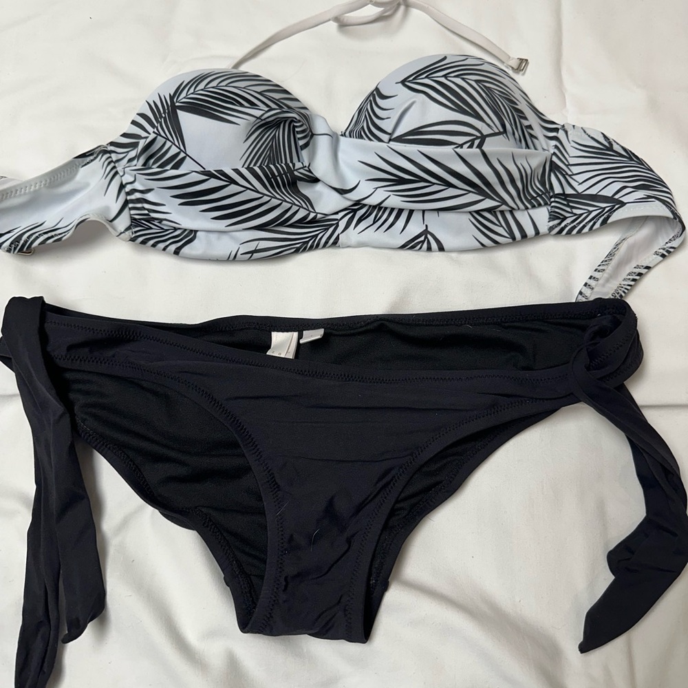 LC Lauren Conrad Black and White Palm Bikini